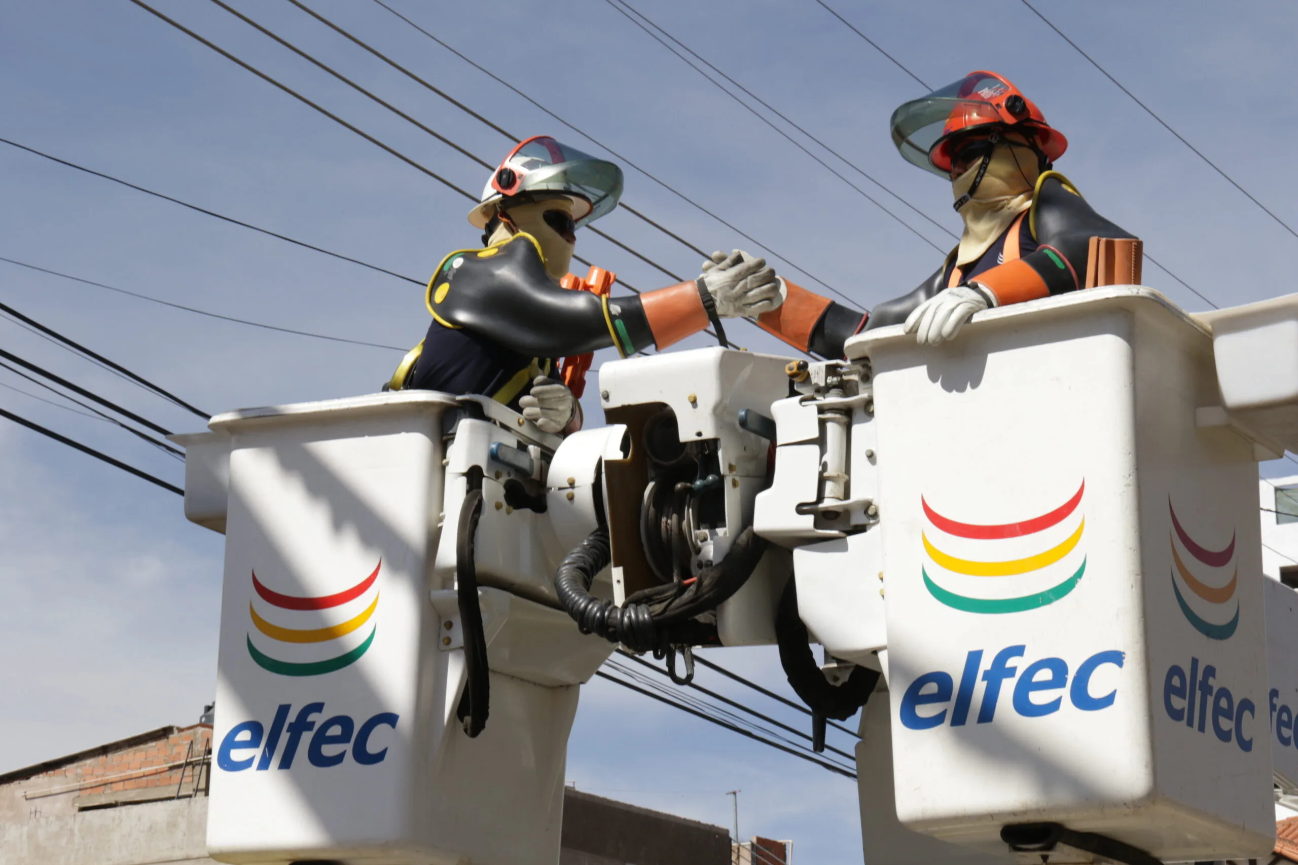 Eletricistas de Linha Viva de Distribuição