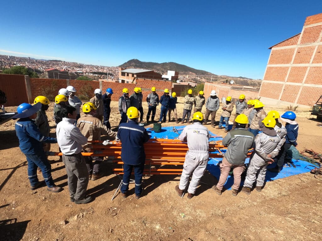 Tecnologia de Materiais e Equipamentos de Linha Viva